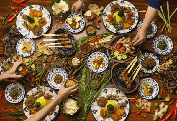 HOUSEWIFE ROAST - RIJSTTAFEL