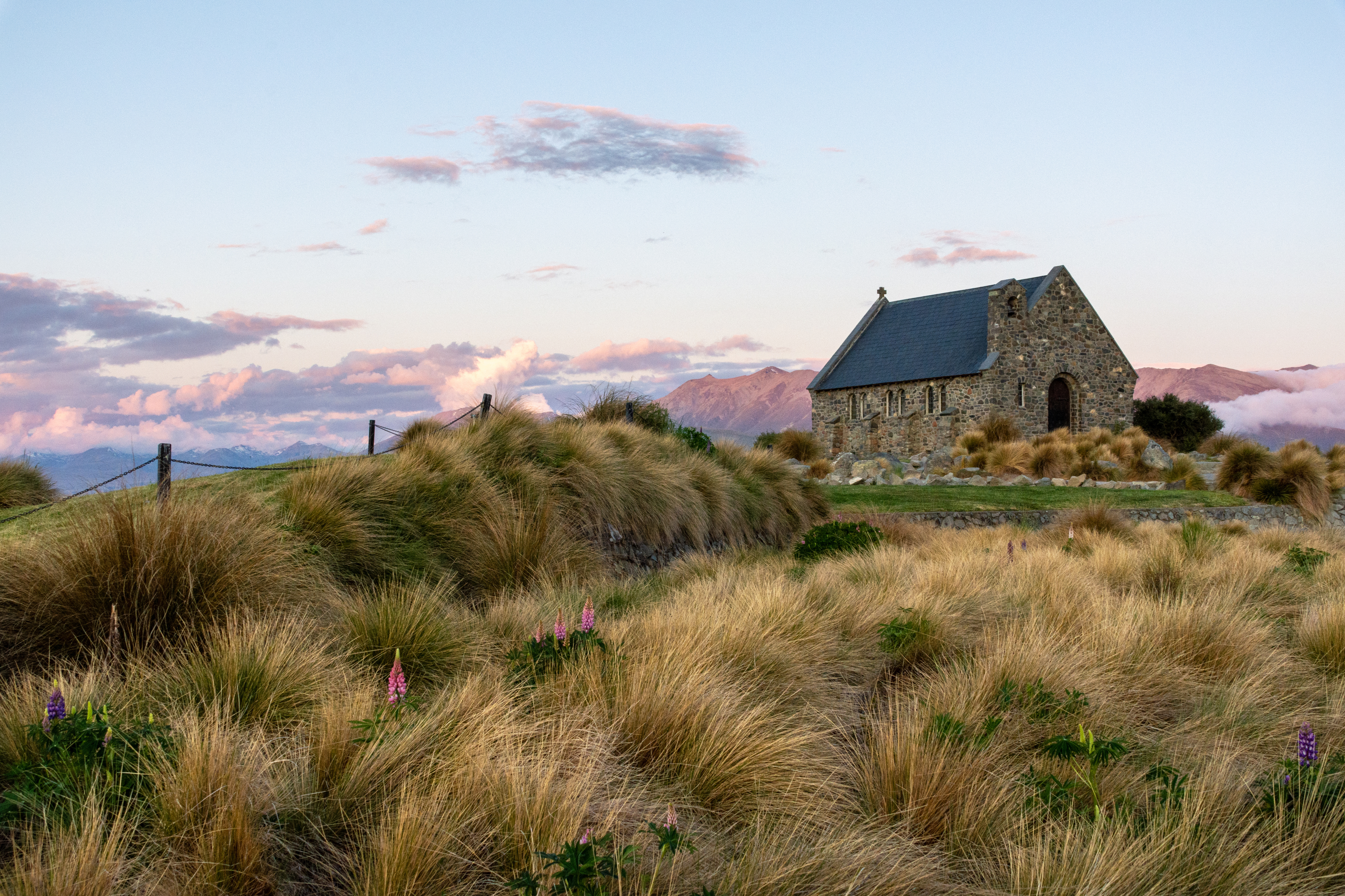 New Zealand elopement couple at Lake Tekapo